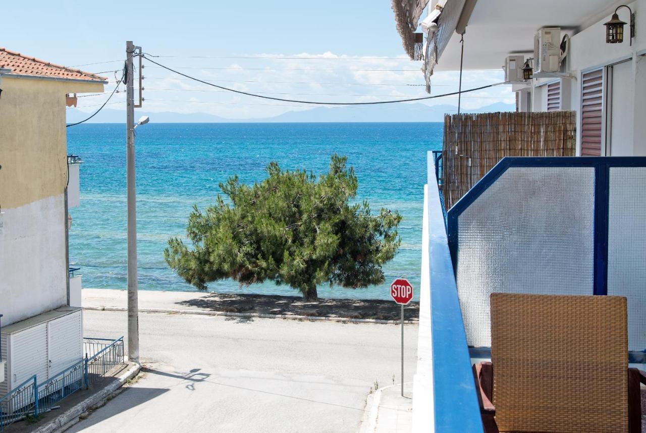 Seafront 2 Bedrooms Apartment Néa Iráklia Exterior foto